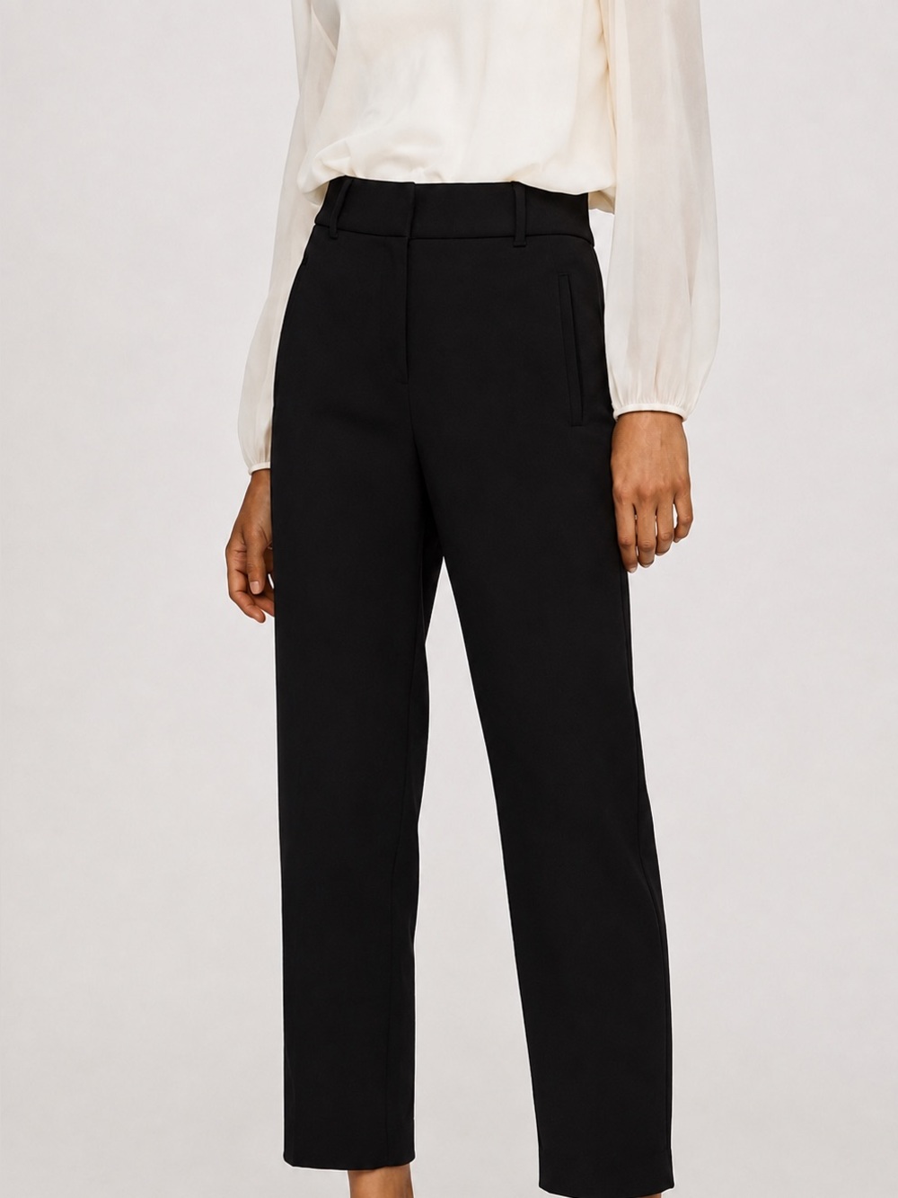 Aritzia Wilfred Black Crepette Trousers Pants Size 10